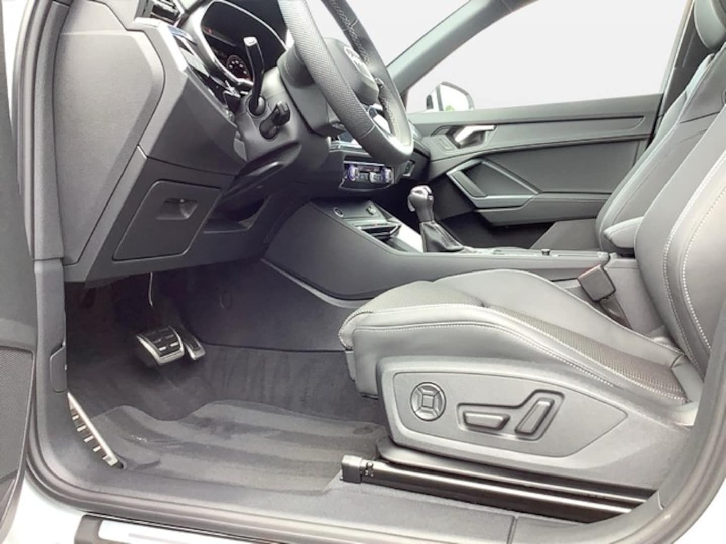 Bild über Audi Q3 Sportback S line 40 TFSI quattro S tronic - für weitere Informationen kontaktieren Sie den Audi Partner
