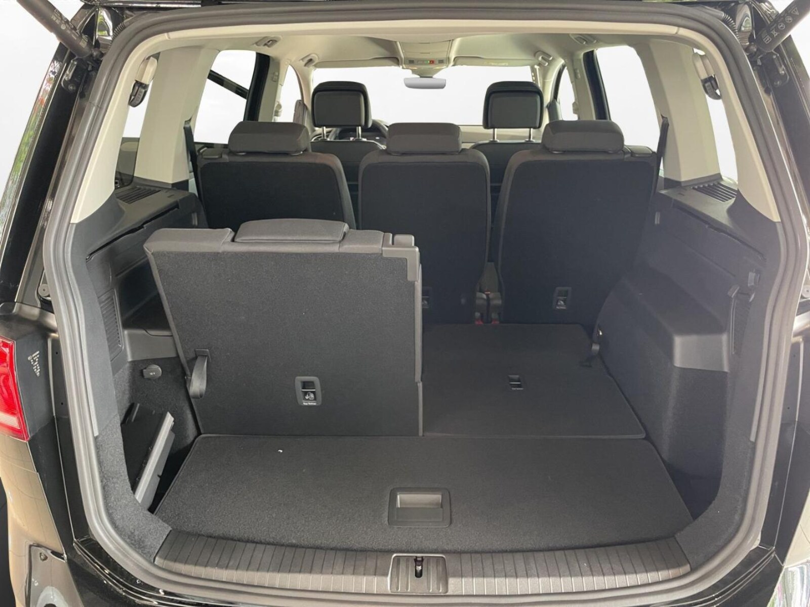 Volkswagen Touran – Bild 11