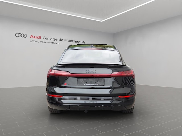 Bild über Audi Q8 Sportback e-tron Black Edition 55 e-tron quattro 300,00 kW - for more details contact your dealer