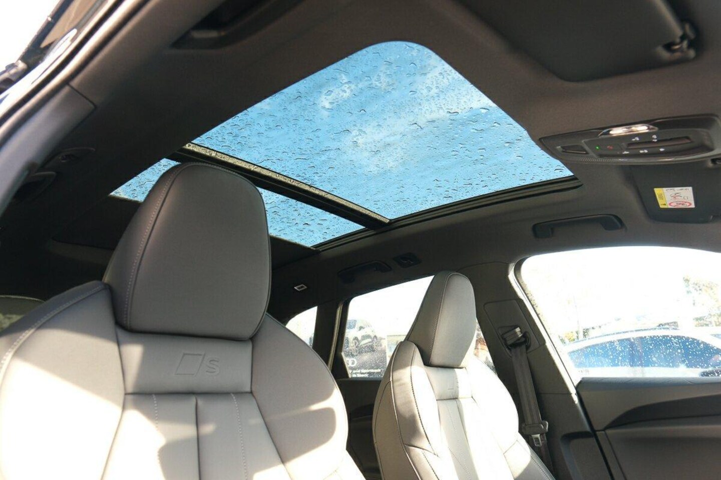 Image about Audi Q5 SUV e-hybrid quattro S tronic