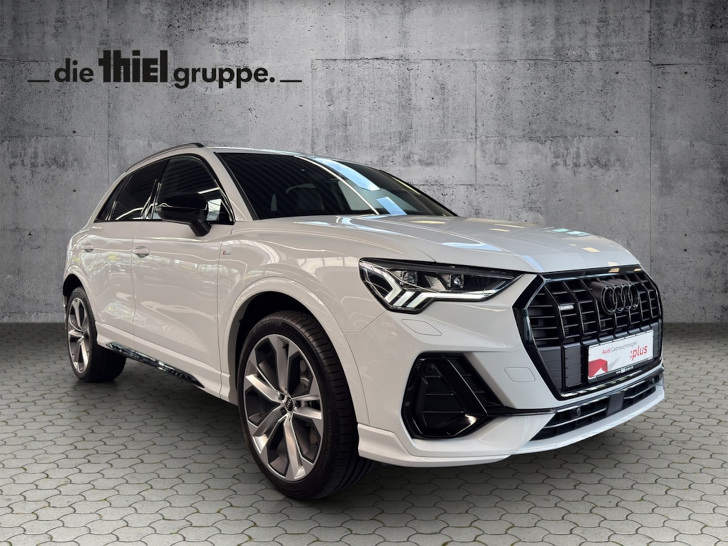 Bild über Audi Q3 S line 40 TFSI quattro S tronic - für weitere Informationen kontaktieren Sie den Audi Partner