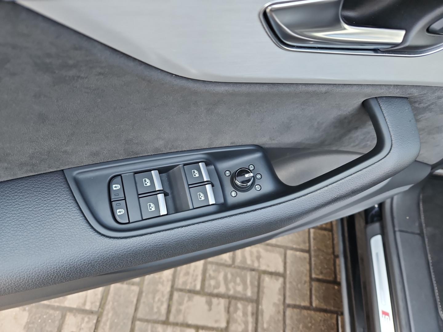 Image about Audi Q8 45 TDI quattro tiptronic