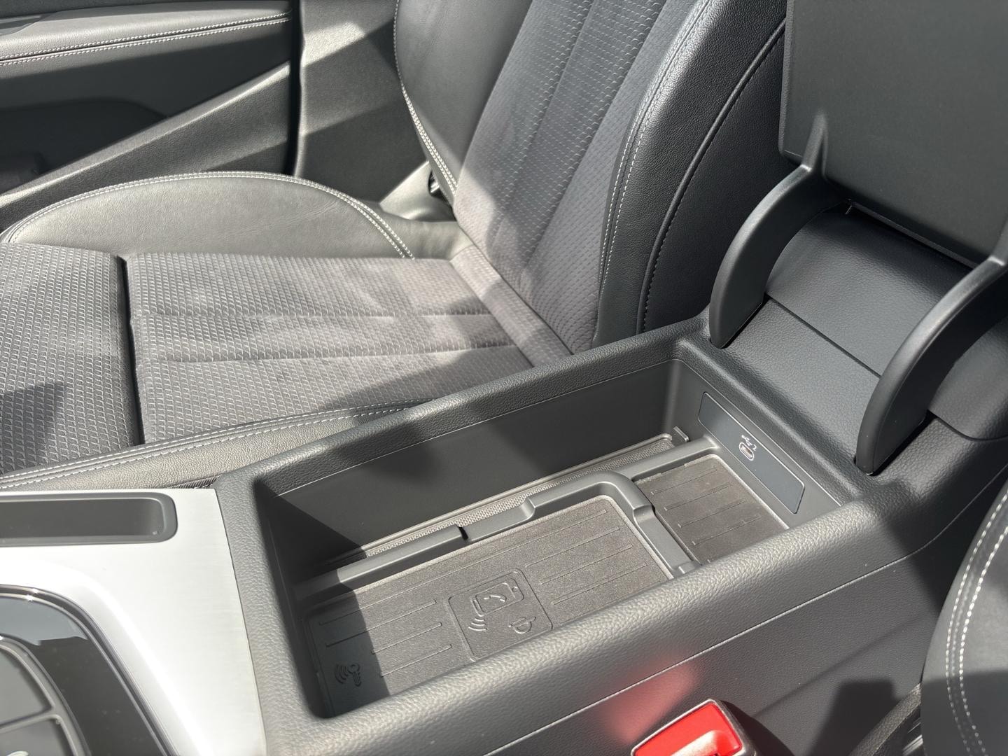 Bild über Audi S4 Avant TDI quattro tiptronic - für weitere Informationen kontaktieren Sie den Audi Partner