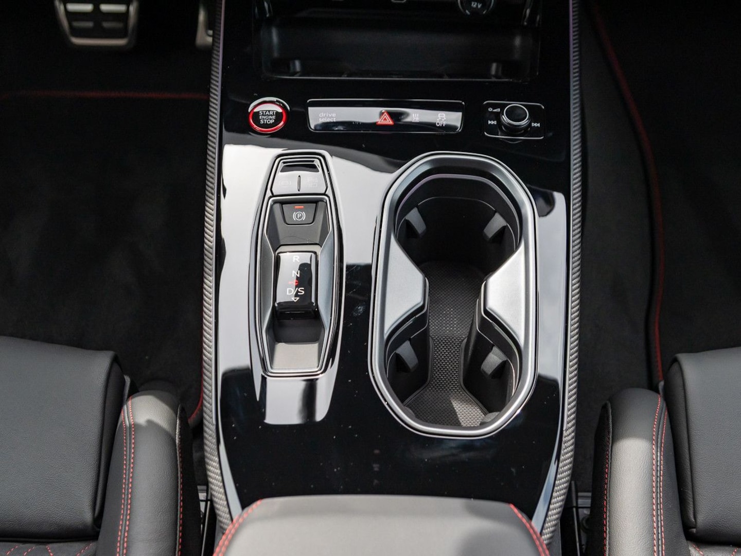 Bild über Audi A6 Avant edition one TFSI quattro 270 kW S tronic - für weitere Informationen kontaktieren Sie den Audi Partner