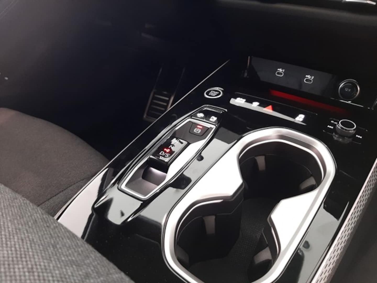 Bild über Audi A6 Avant e-hybrid e-hybrid quattro 220 kW S tronic - für weitere Informationen kontaktieren Sie den Audi Partner