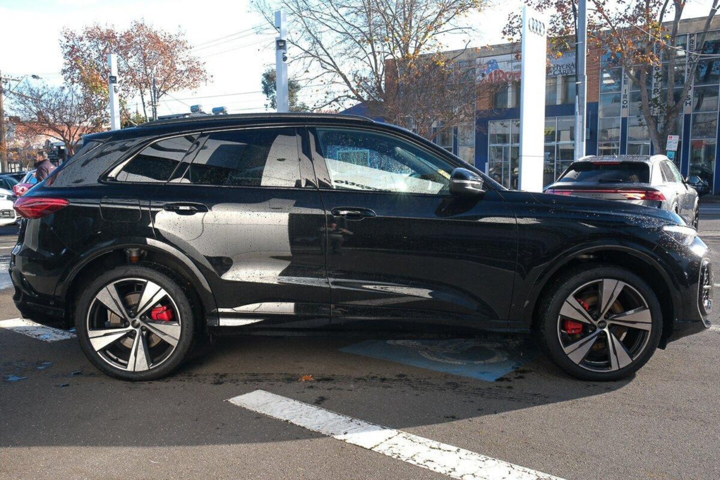 Image about Audi Q5 SUV e-hybrid quattro S tronic