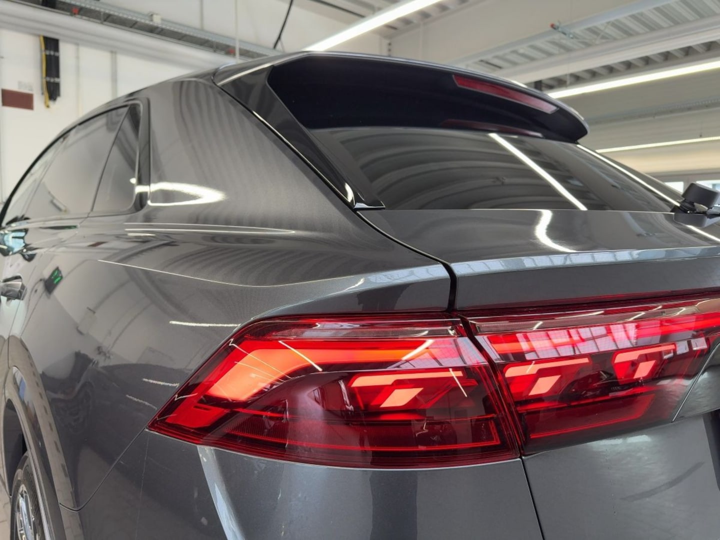 Bild über Audi Q8 SUV S line business TDI quattro 210 kW tiptronic - für weitere Informationen kontaktieren Sie den Audi Partner