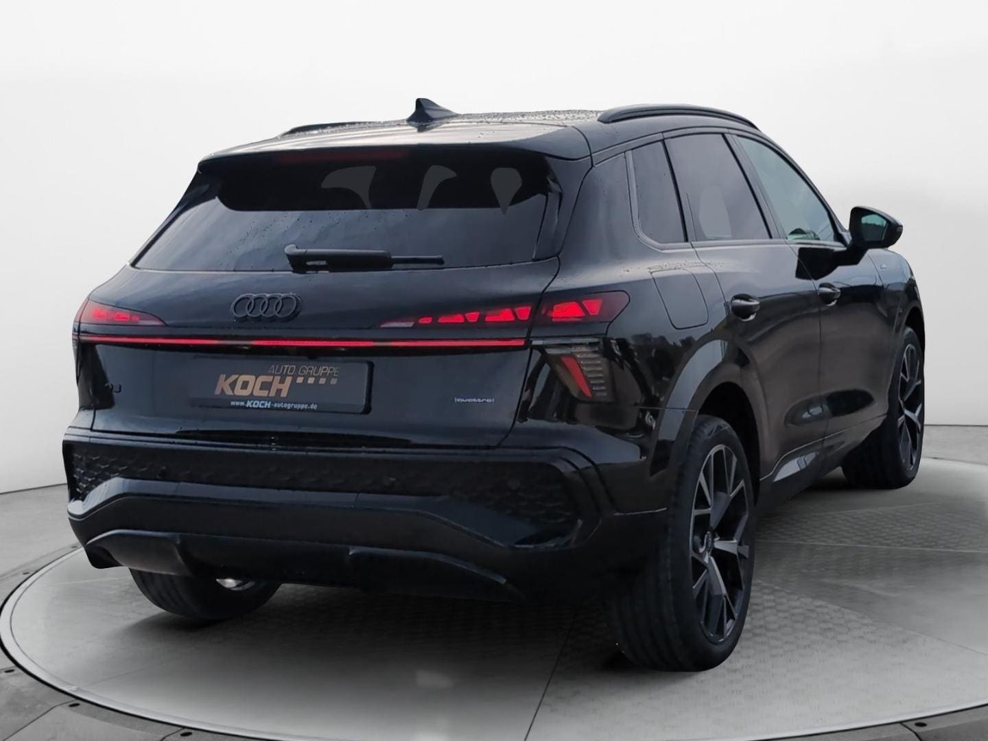 Bild über Audi Q3 SUV TFSI quattro 195 kW S tronic - für weitere Informationen kontaktieren Sie den Audi Partner