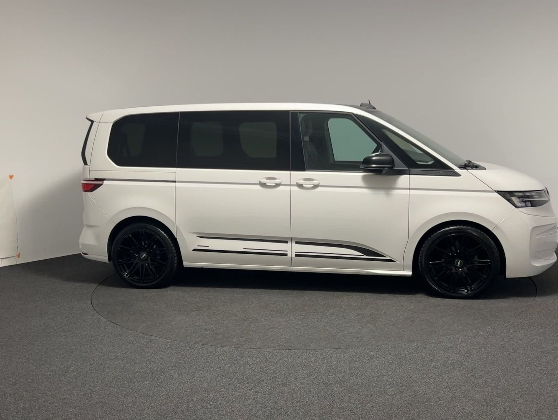 Volkswagen Multivan Basis-Modell