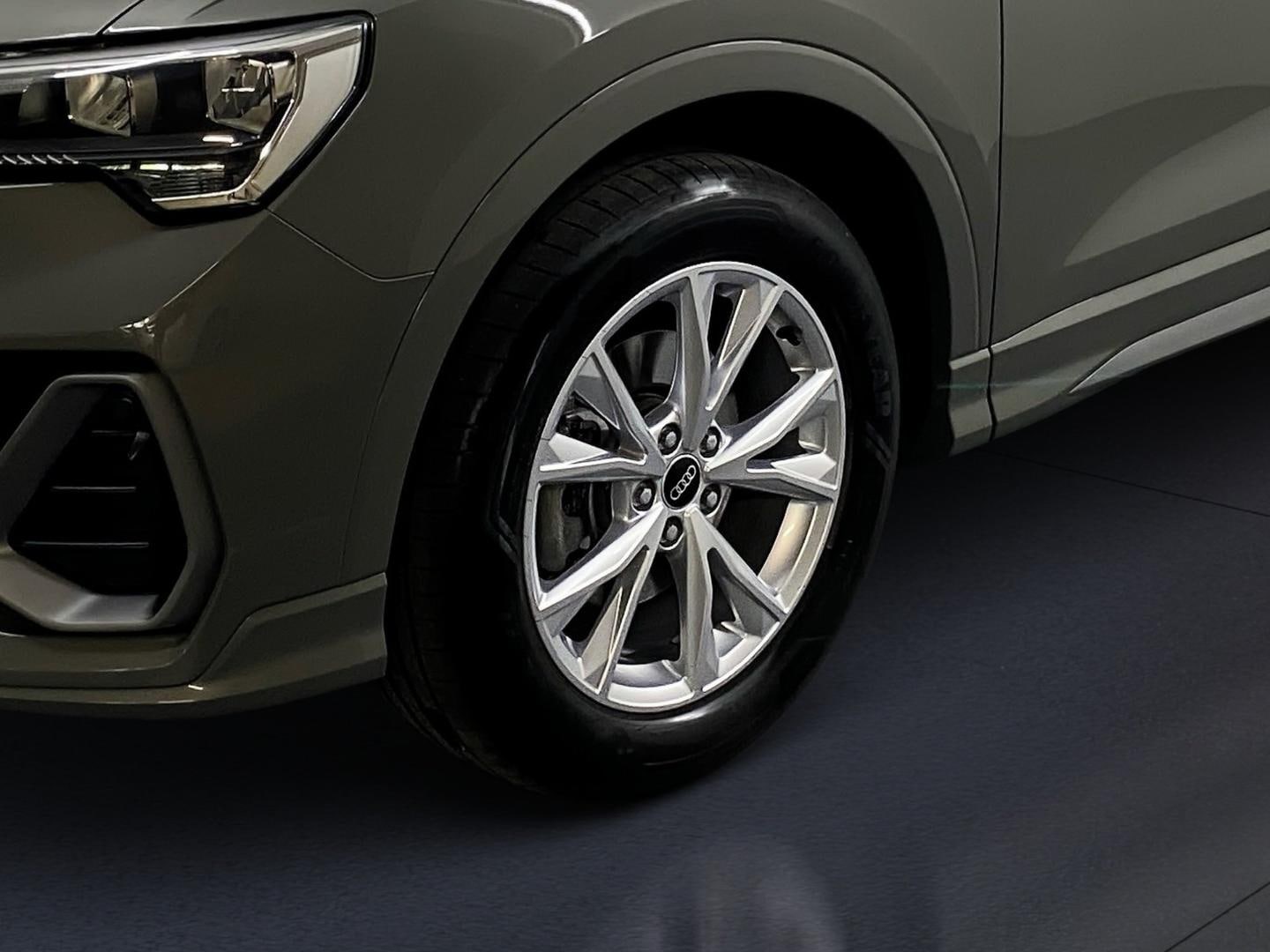 Bild über Audi Q3 S line 35 TFSI Schaltgetriebe - für weitere Informationen kontaktieren Sie den Audi Partner