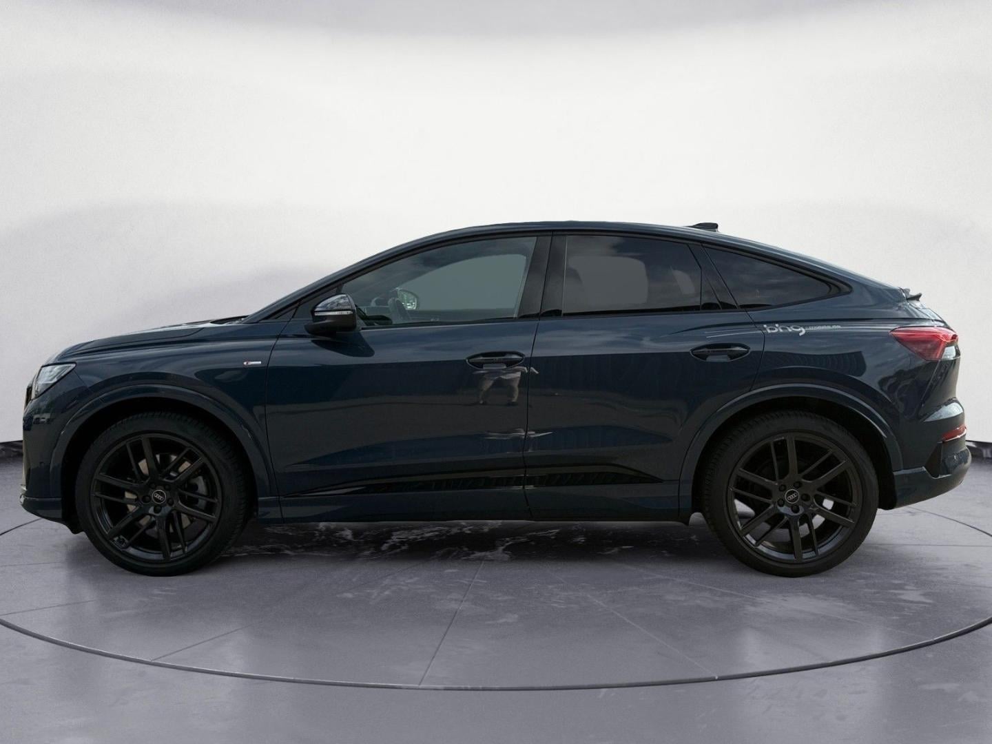 Bild über Audi Q4 Sportback e-tron e-tron quattro 220 kW - für weitere Informationen kontaktieren Sie den Audi Partner