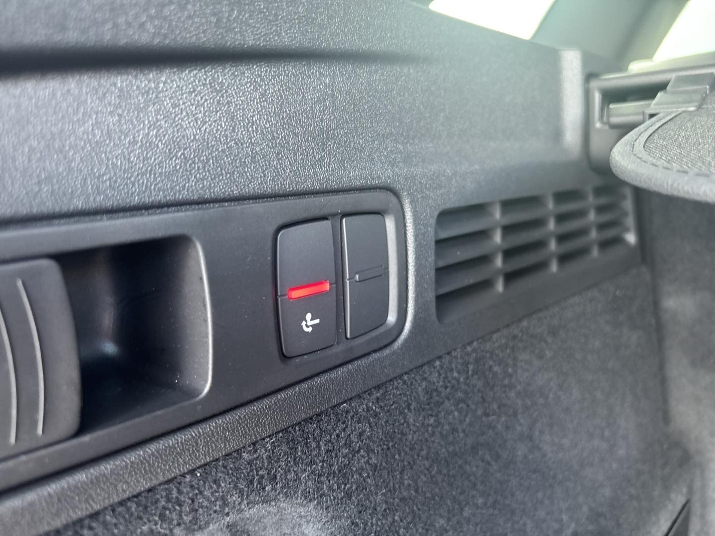 Bild über Audi Q5 SUV TDI quattro 150 kW S tronic - für weitere Informationen kontaktieren Sie den Audi Partner