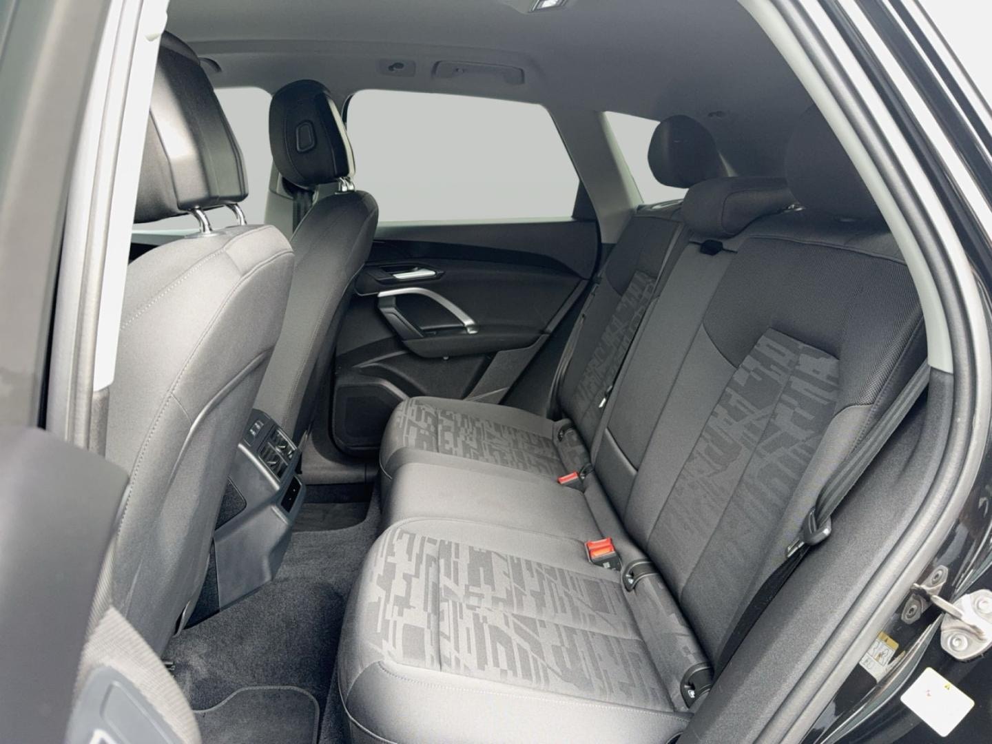 Bild über Audi Q5 SUV TFSI 150 kW S tronic - für weitere Informationen kontaktieren Sie den Audi Partner