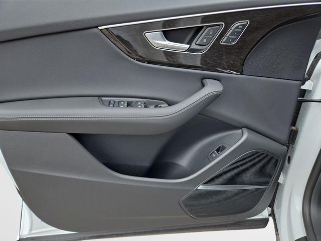 2026 Audi Q8 Premium Plus - Photo 15