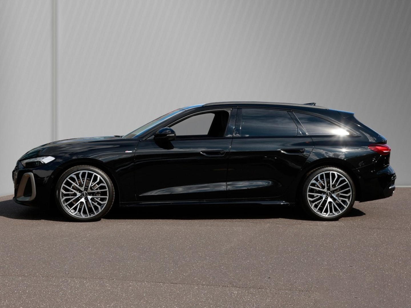 Bild über Audi A5 Avant TFSI 150 kW S tronic - für weitere Informationen kontaktieren Sie den Audi Partner