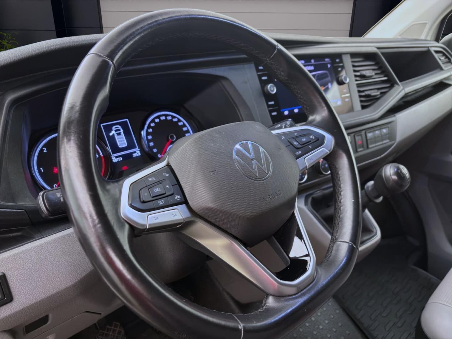 Volkswagen T6.1 Transporter Kasten langer Radstand
