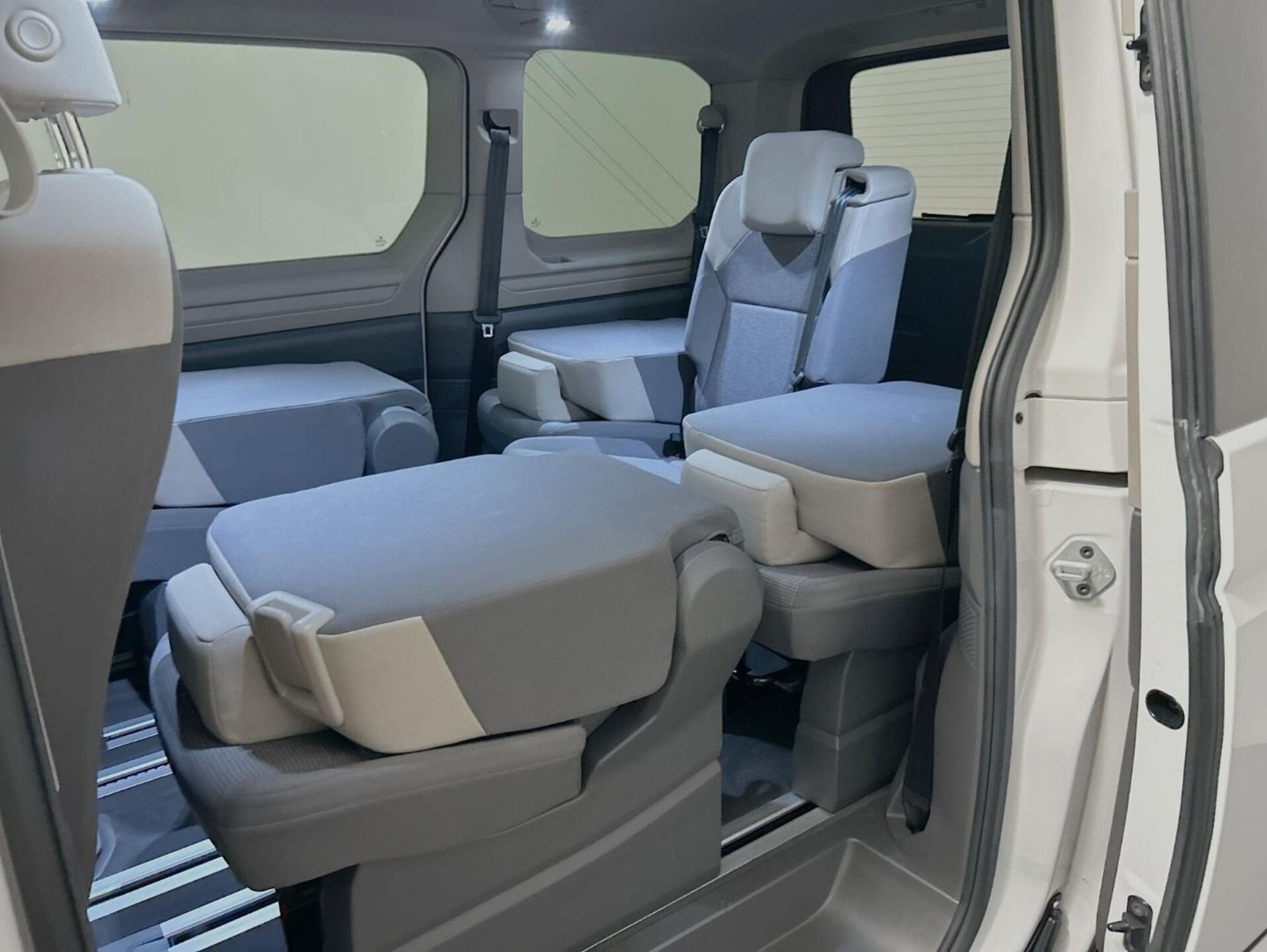 Volkswagen Multivan Basis-Modell