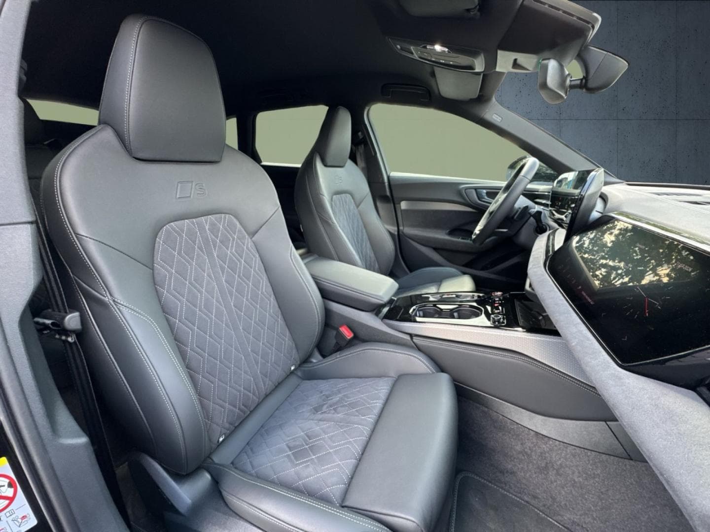 Bild über Audi A5 Avant e-hybrid e-hybrid quattro 270 kW S tronic - für weitere Informationen kontaktieren Sie den Audi Partner