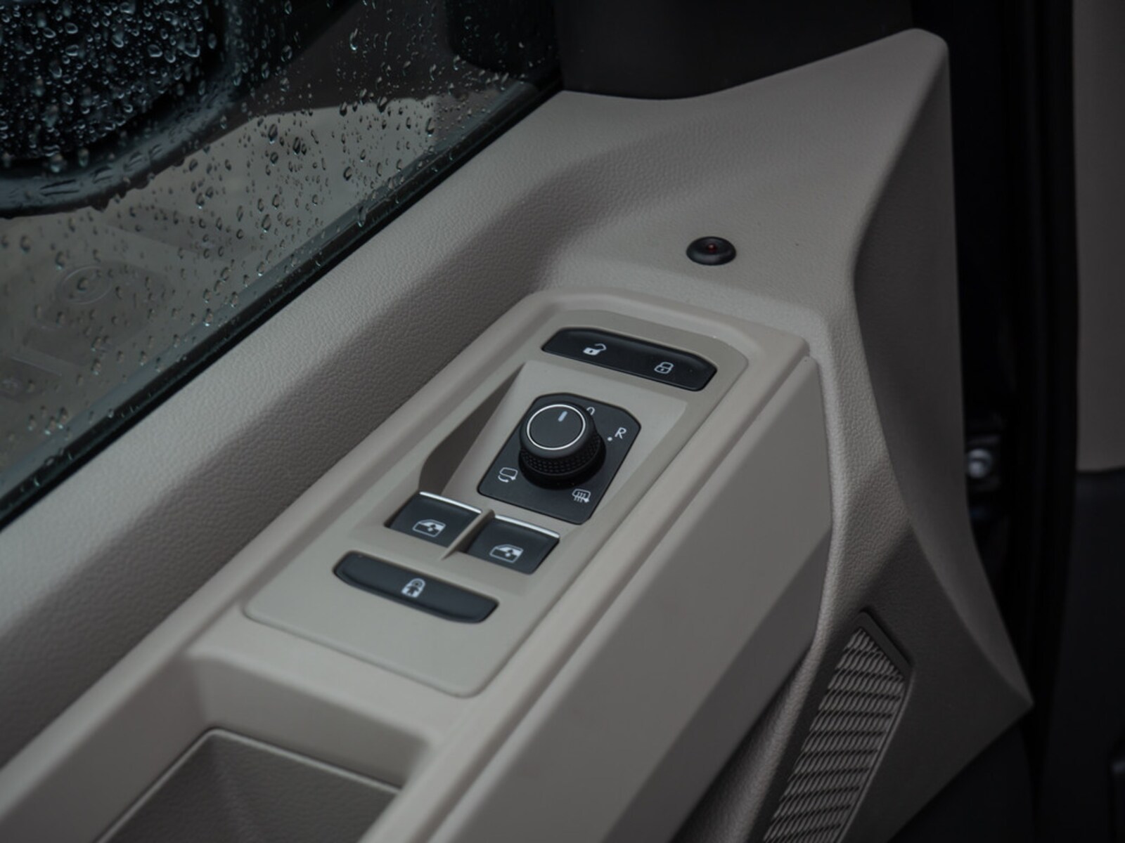 Volkswagen Multivan – Bild 17