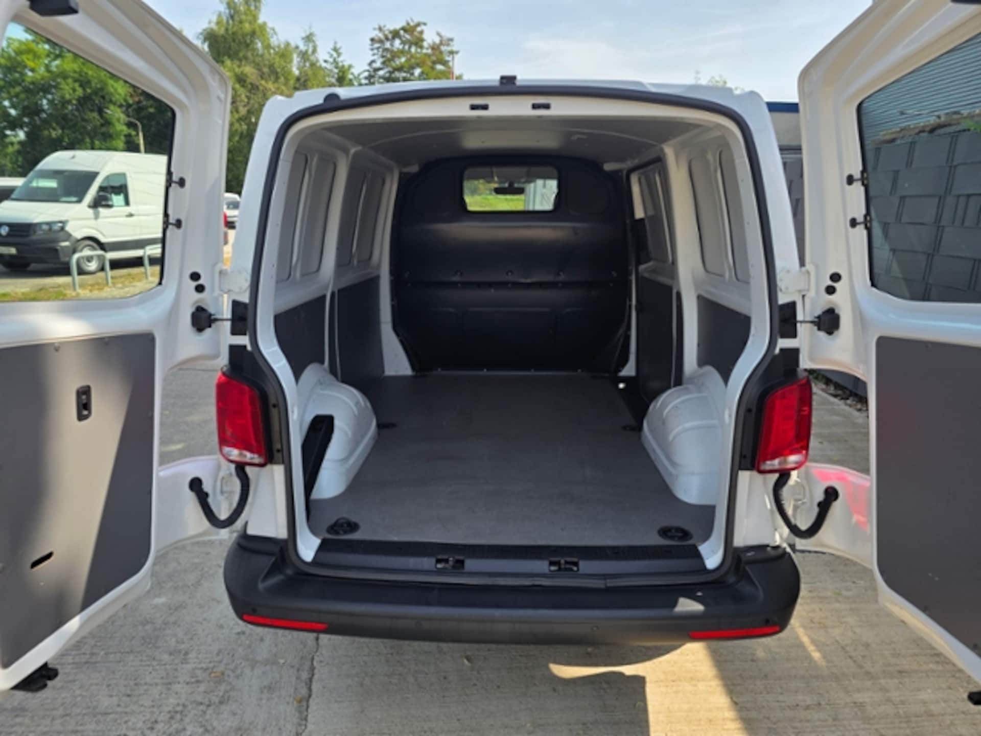 Volkswagen T6.1 Transporter Kasten kurzer Radstand EcoProfi