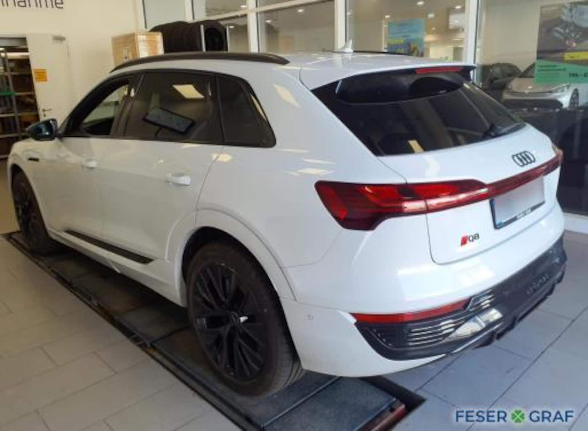 Audi Q8 e-tron S line