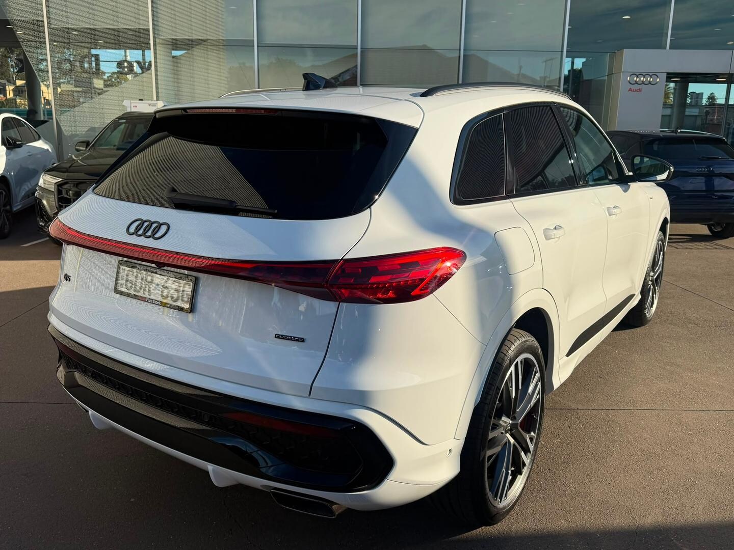 Image about Audi Q5 SUV e-hybrid quattro S tronic