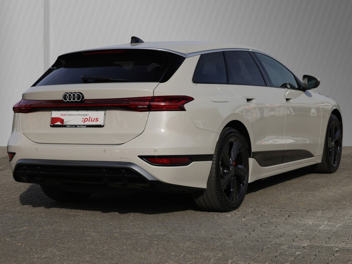 Bild über Audi A6 Avant e-tron e-tron - für weitere Informationen kontaktieren Sie den Audi Partner