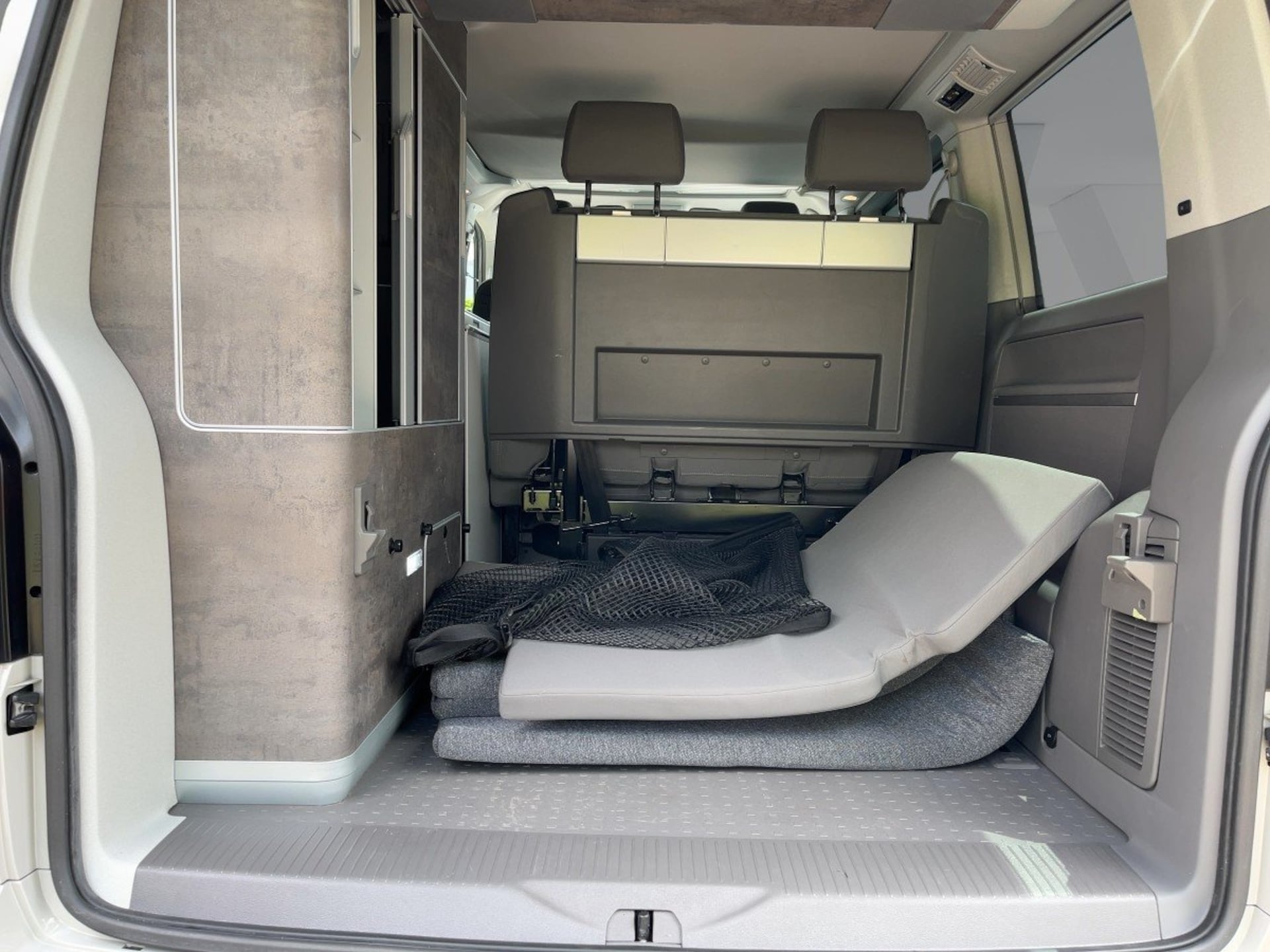 Volkswagen T6.1 California Ocean