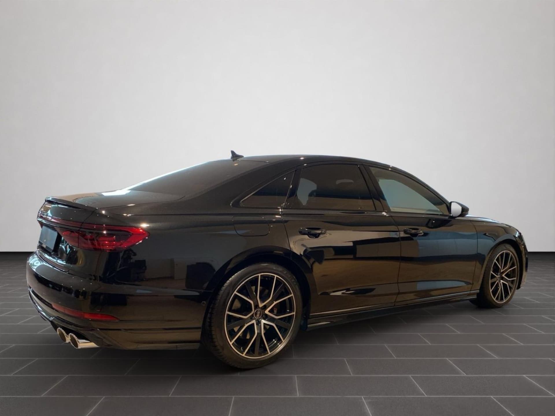 Audi S8