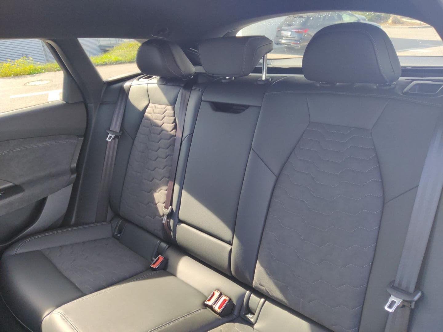 Bild über Audi A6 Avant e-tron S line business e-tron performance 270 kW - für weitere Informationen kontaktieren Sie den Audi Partner