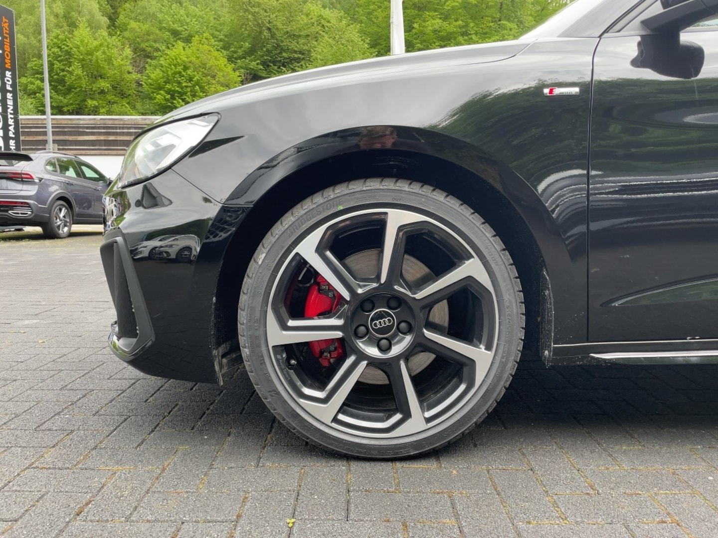 Bild über Audi A1 Sportback S line 35 TFSI S tronic - für weitere Informationen kontaktieren Sie den Audi Partner