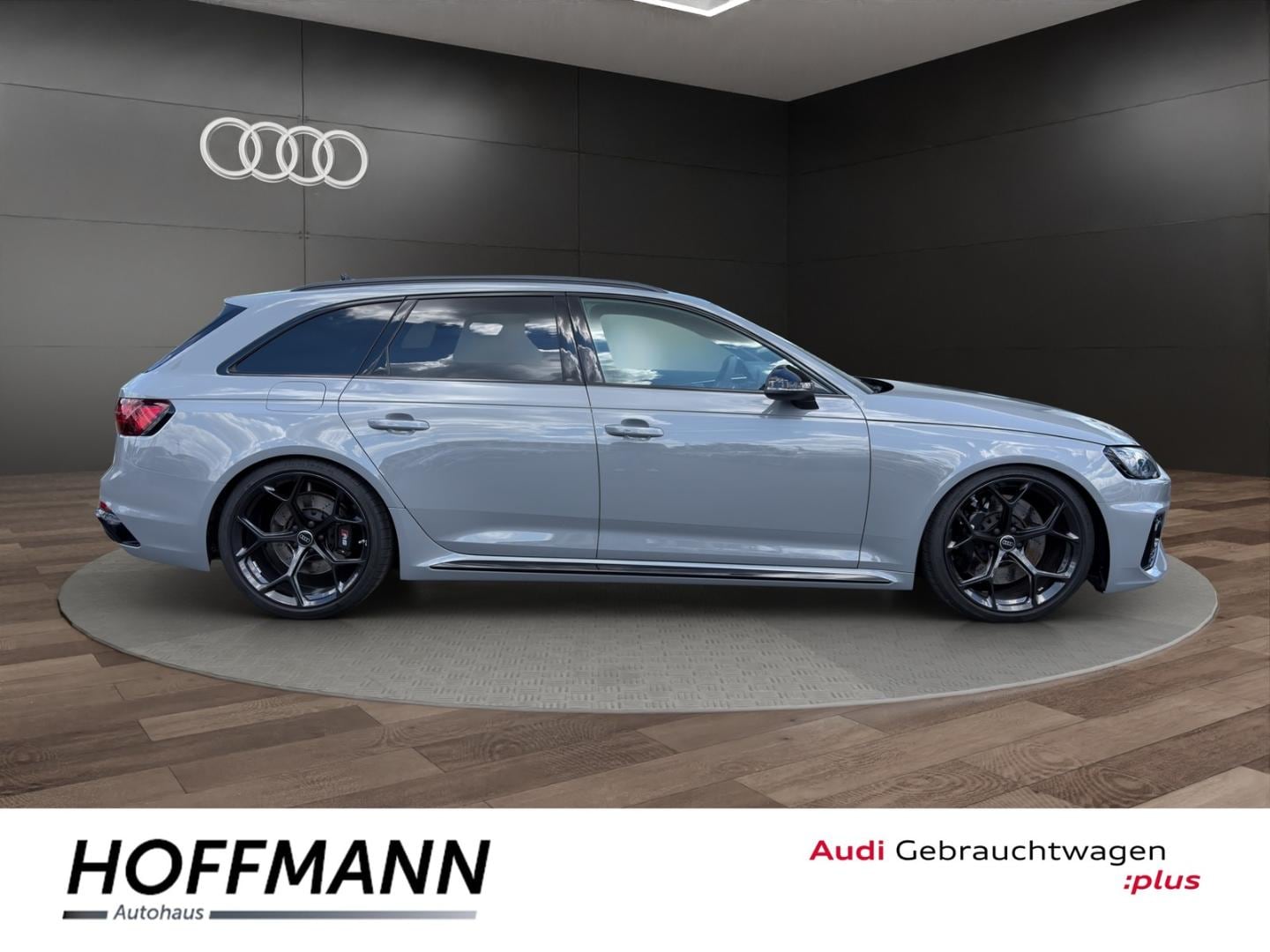 Bild über Audi RS 4 Avant TFSI quattro tiptronic - für weitere Informationen kontaktieren Sie den Audi Partner