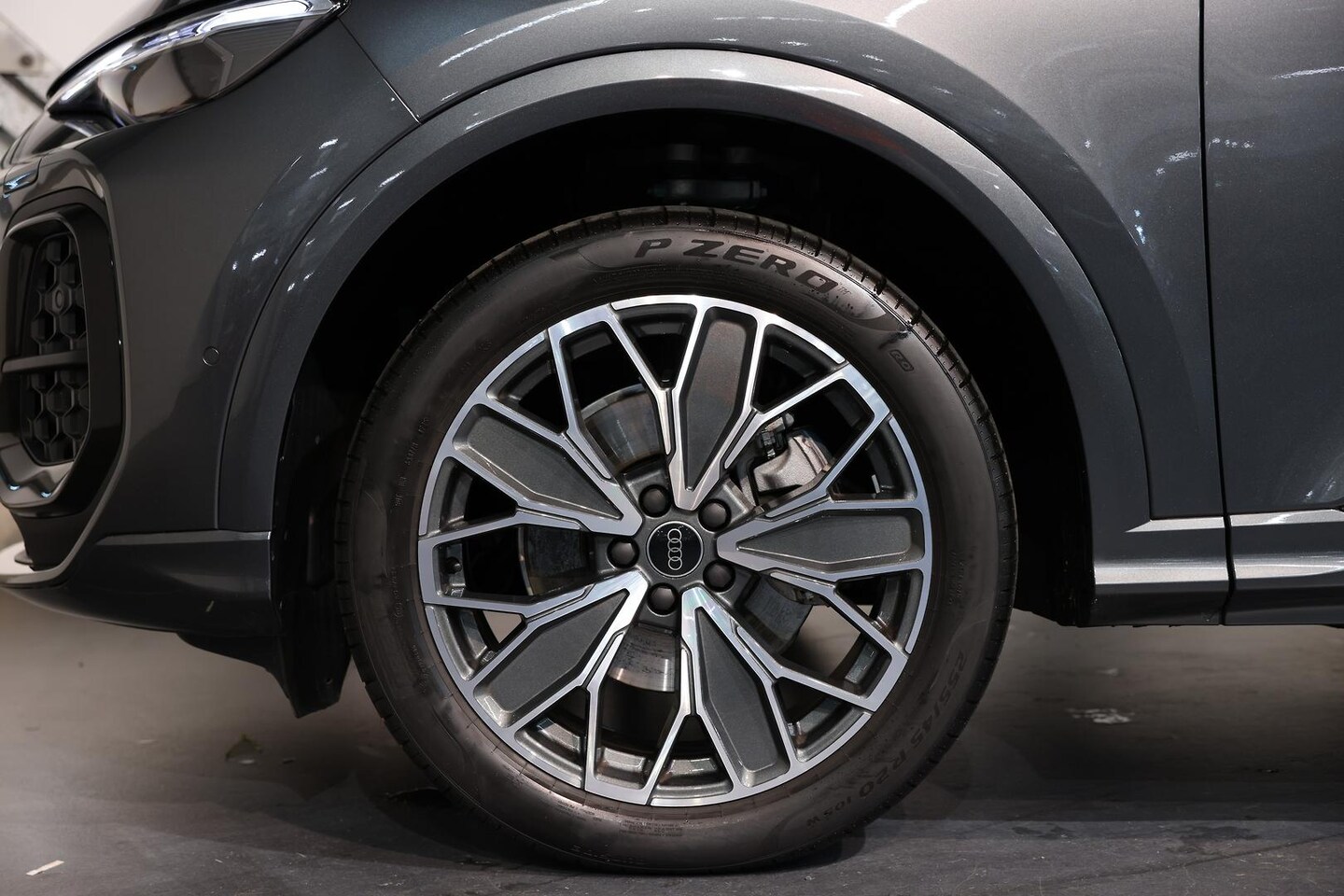 Image about Audi Q5 SUV TFSI quattro 200 kW sport