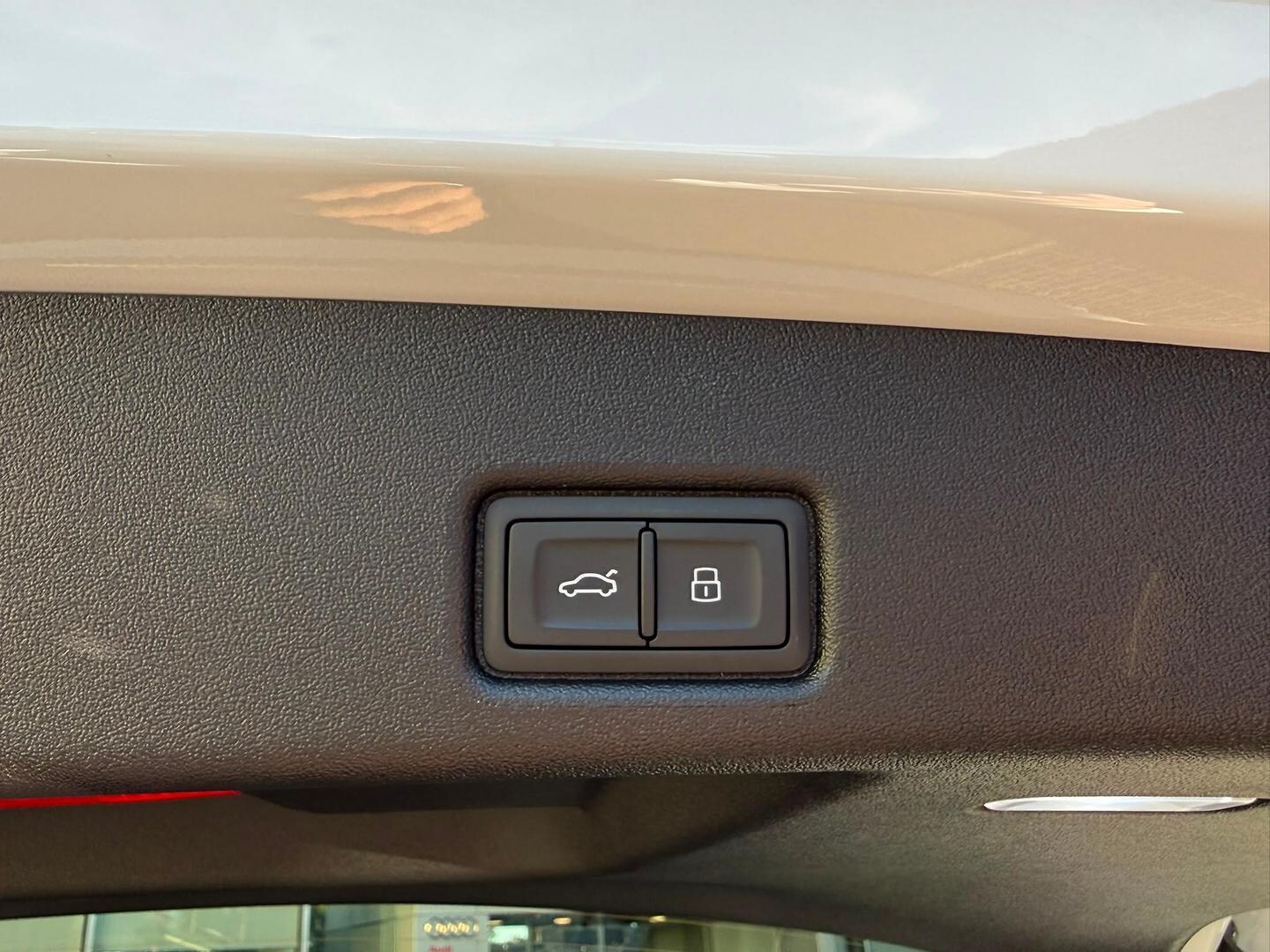Image about Audi Q5 SUV e-hybrid quattro S tronic
