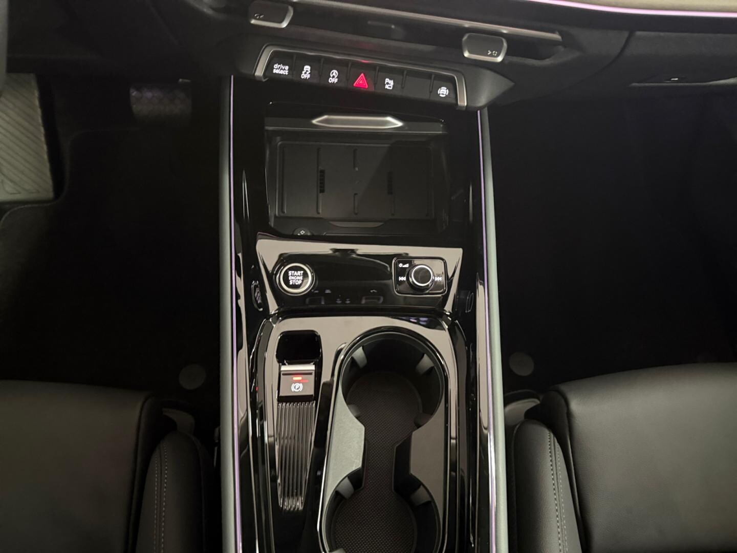 Bild über Audi Q3 SUV TFSI 110 kW S tronic - für weitere Informationen kontaktieren Sie den Audi Partner