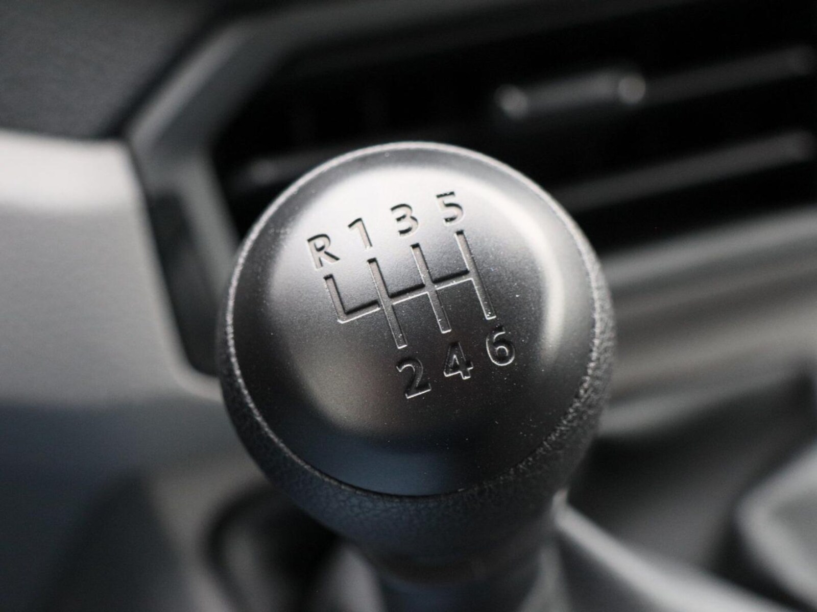 Volkswagen Crafter Kasten langer Radstand – Bild 10