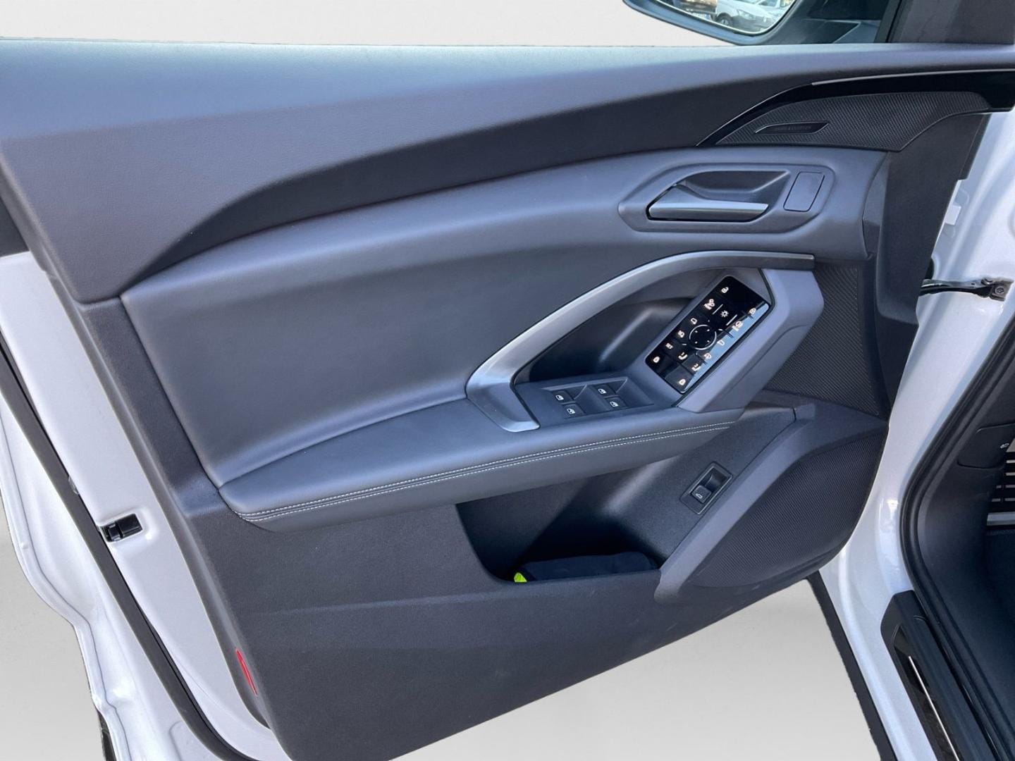 Bild über Audi Q5 SUV TDI quattro 150 kW S tronic - für weitere Informationen kontaktieren Sie den Audi Partner