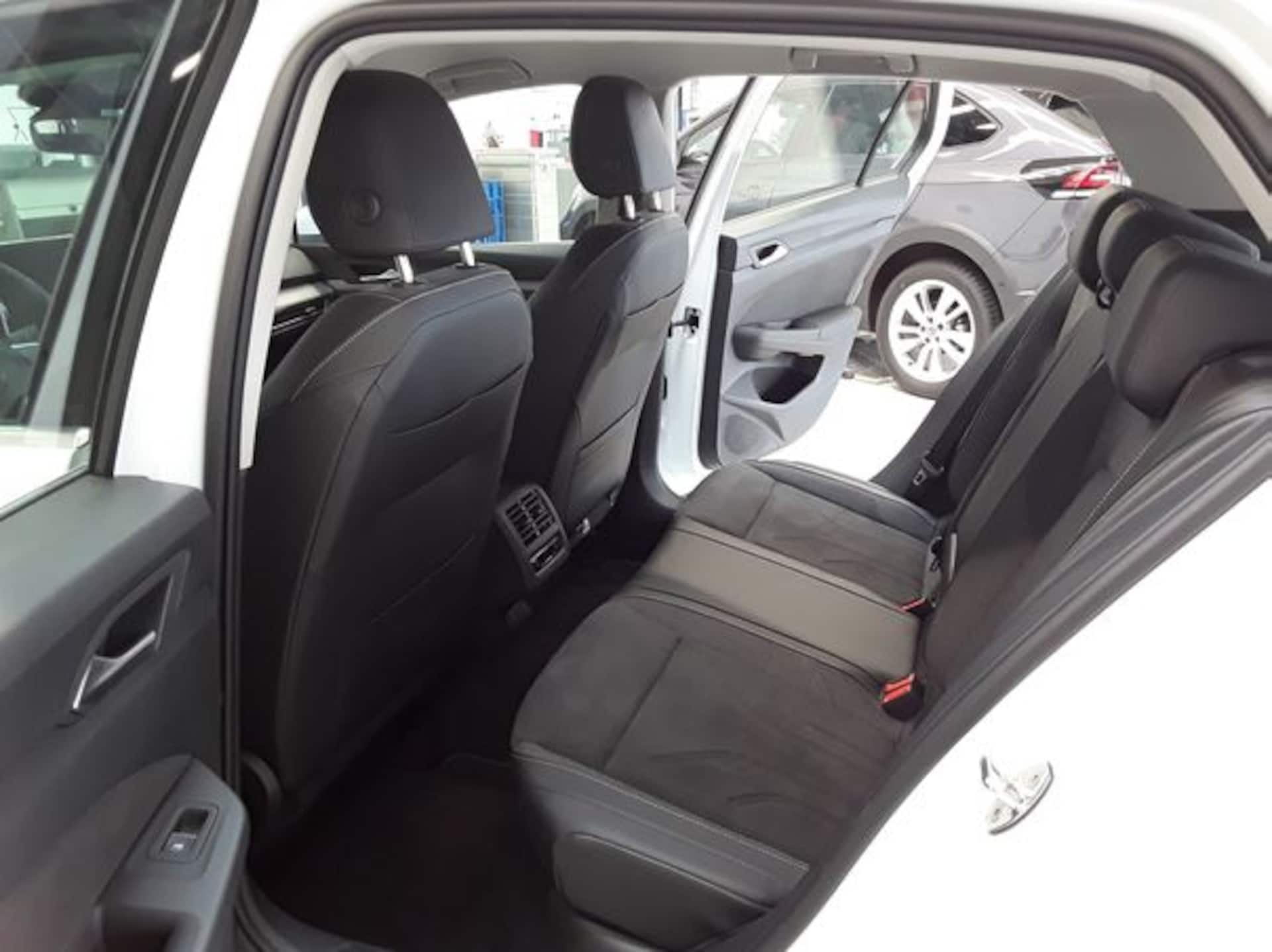 Volkswagen Golf Style