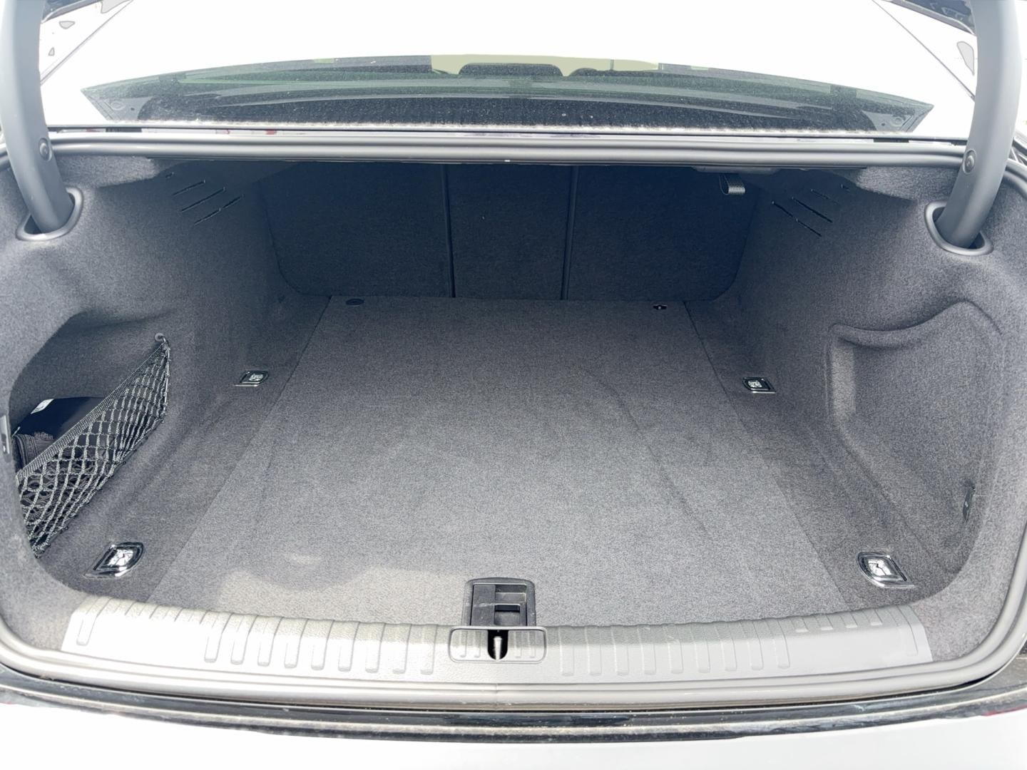 Bild über Audi S6 Limousine TDI quattro tiptronic - für weitere Informationen kontaktieren Sie den Audi Partner