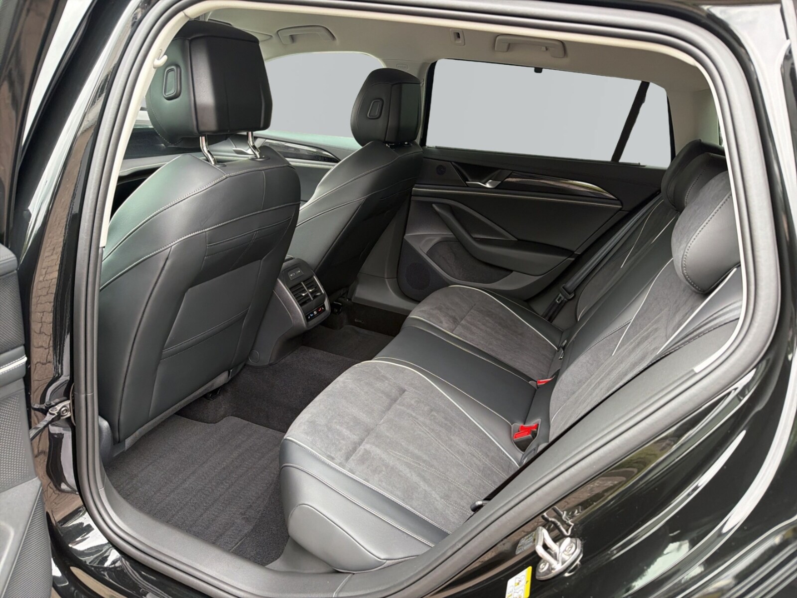 Volkswagen Passat – Bild 9
