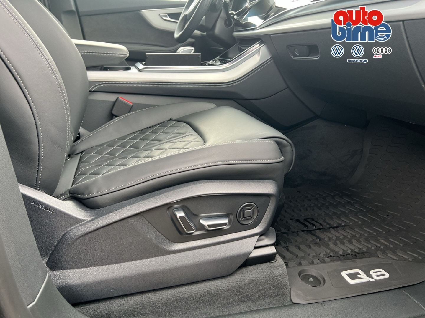 Bild über Audi Q8 SUV 50 TDI quattro tiptronic - für weitere Informationen kontaktieren Sie den Audi Partner