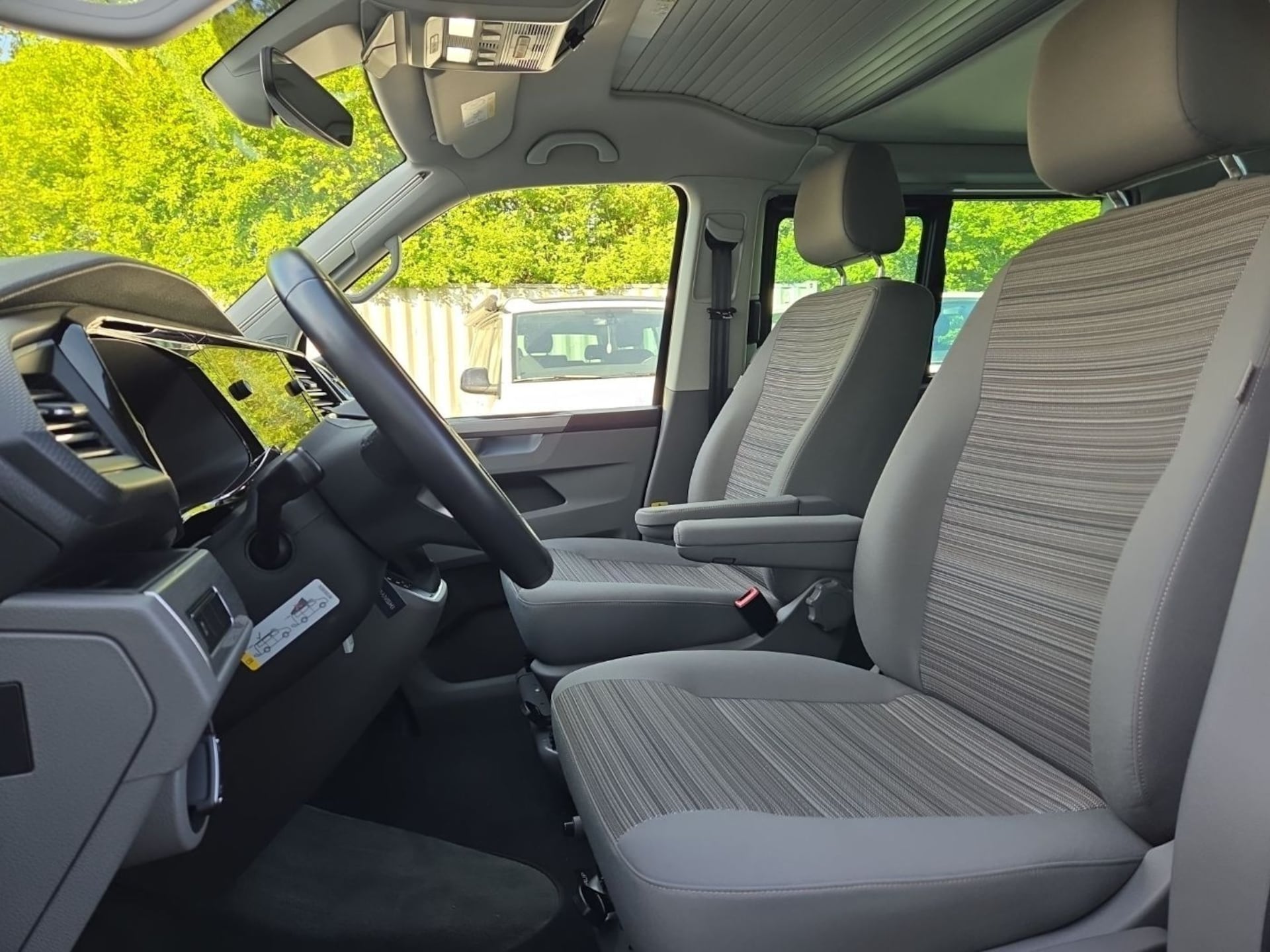 Volkswagen T6.1 California Beach