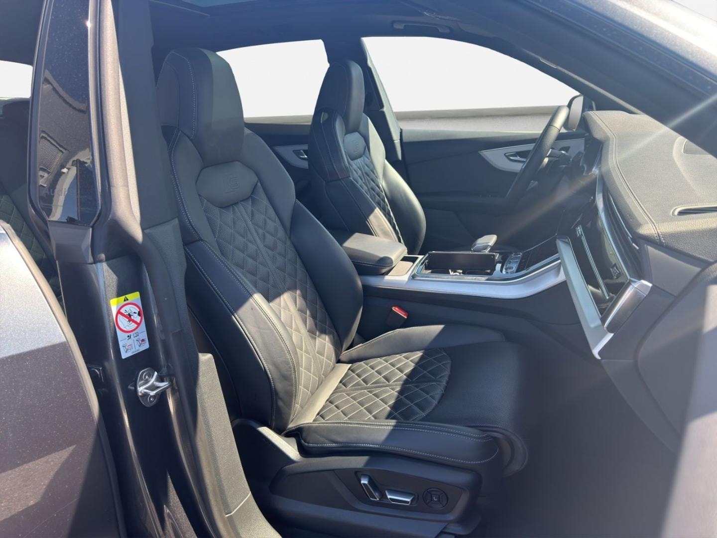Bild über Audi Q8 SUV 50 TDI quattro tiptronic - für weitere Informationen kontaktieren Sie den Audi Partner