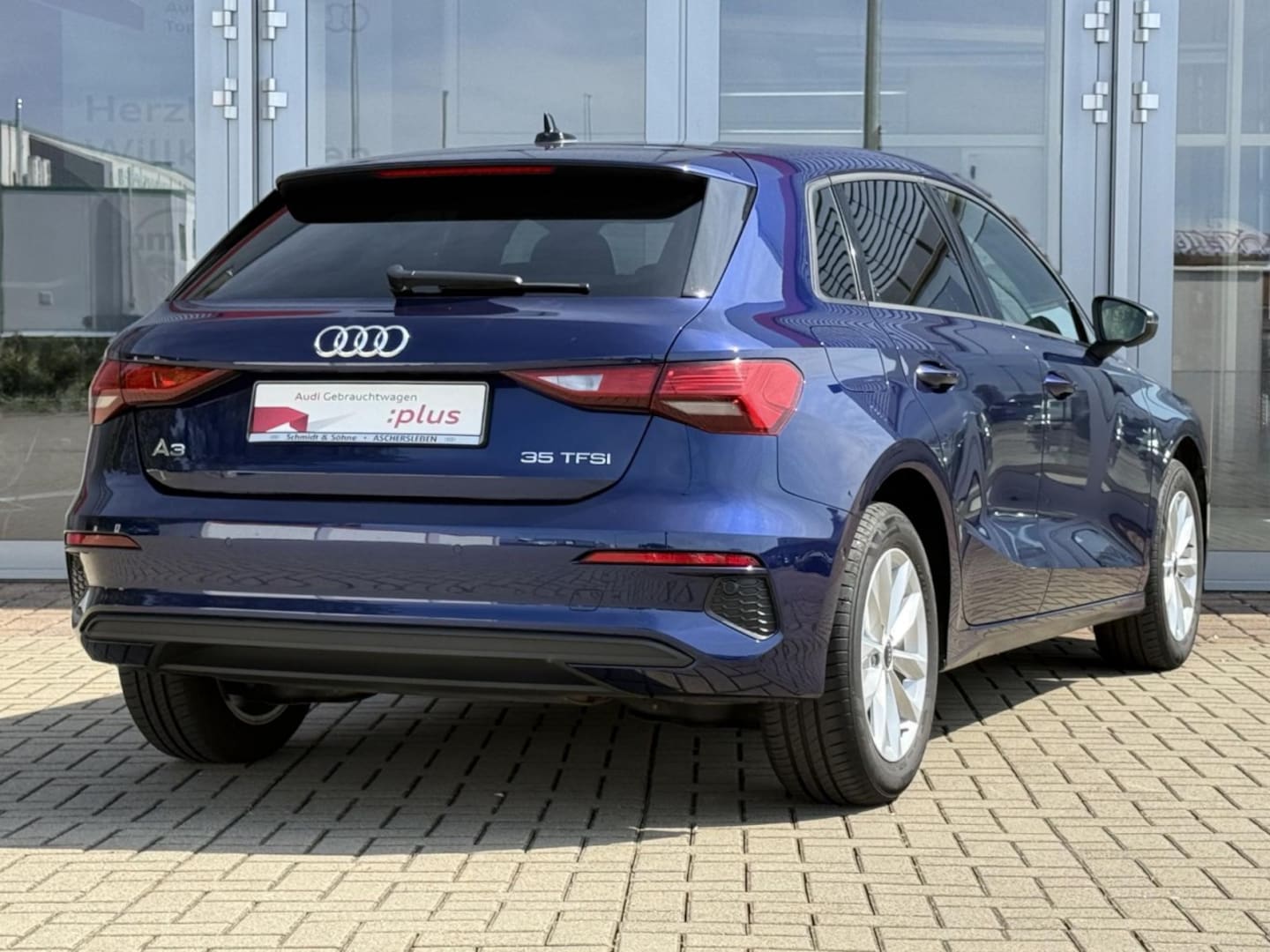 Bild über Audi A3 Sportback 35 TFSI Schaltgetriebe - für weitere Informationen kontaktieren Sie den Audi Partner