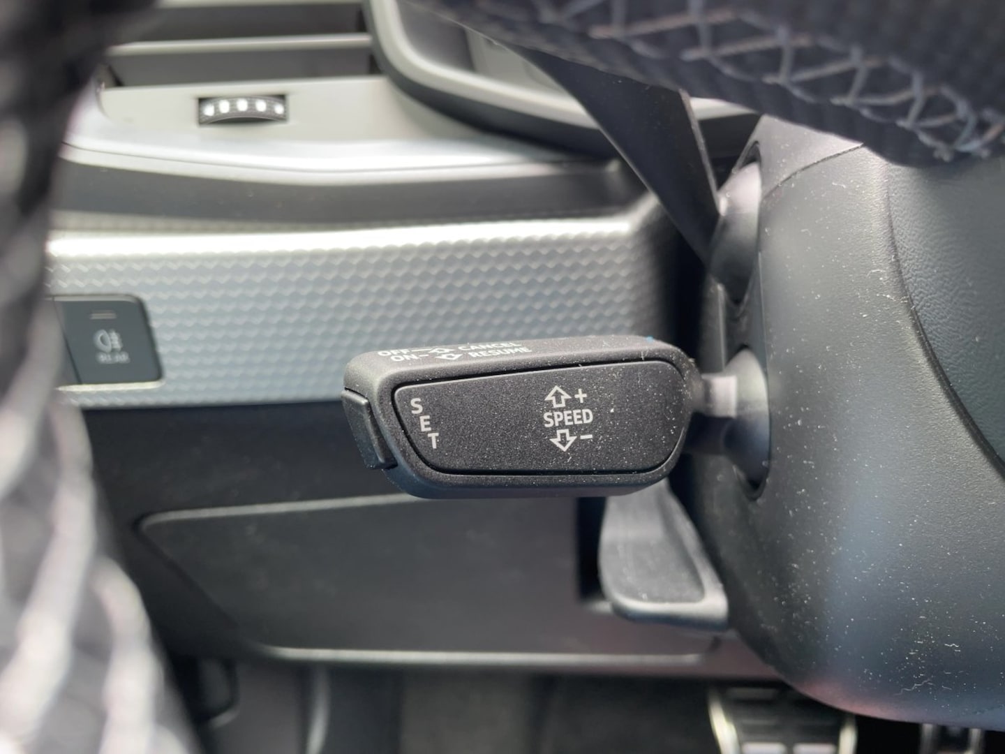 Bild über Audi A1 Sportback S line 35 TFSI S tronic - für weitere Informationen kontaktieren Sie den Audi Partner