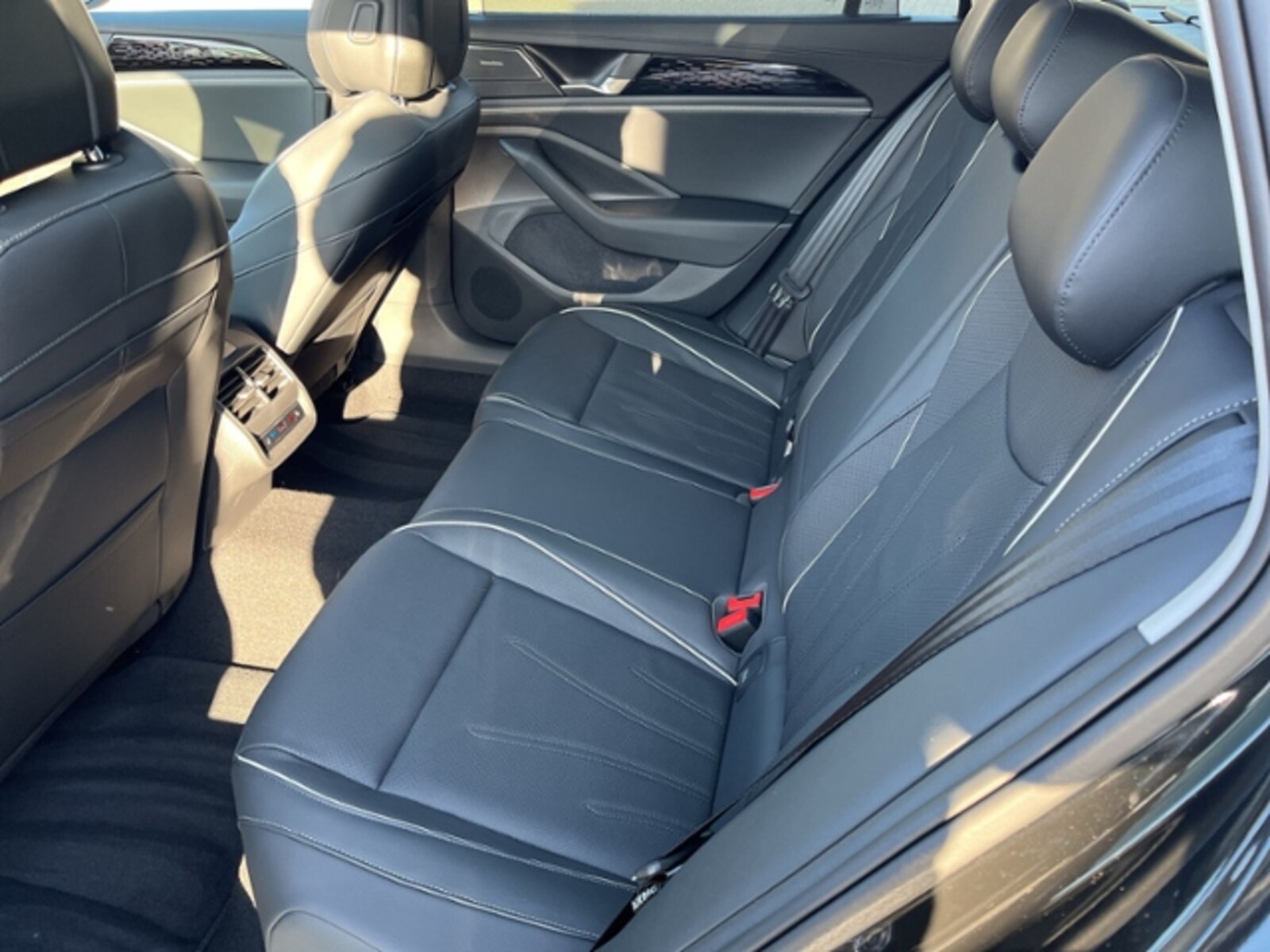 Volkswagen Passat – Bild 11