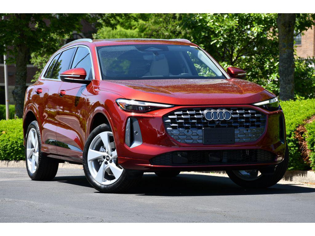 2026 Audi Q5 Premium Plus quattro's photo