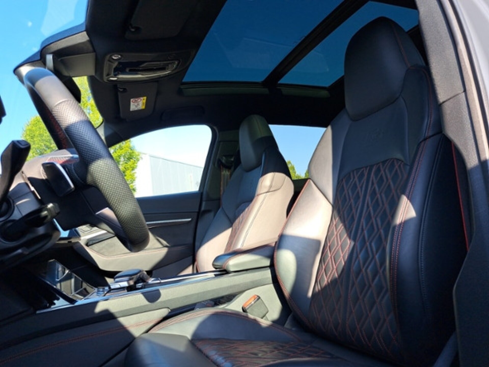 Audi Q8 e-tron S line