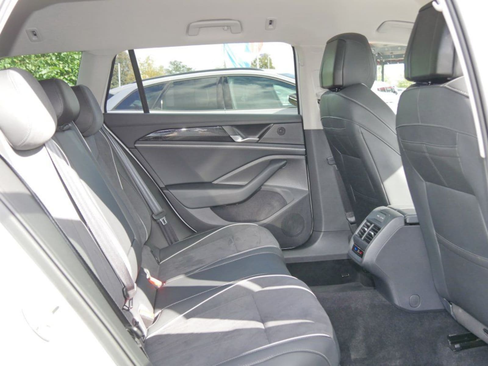 Volkswagen Passat – Bild 6
