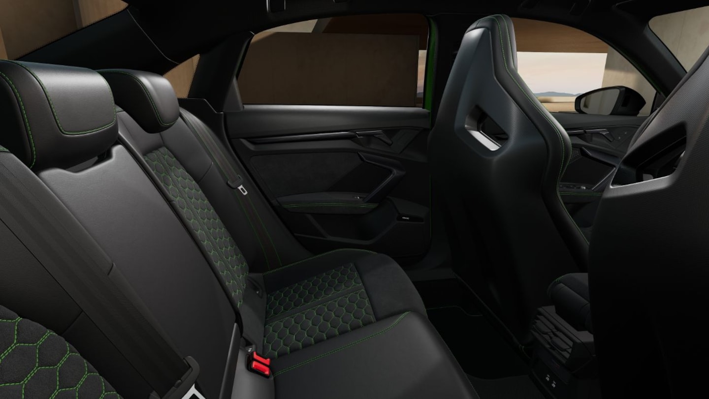 Bild über Audi RS 3 Limousine TFSI quattro S tronic - für weitere Informationen kontaktieren Sie den Audi Partner